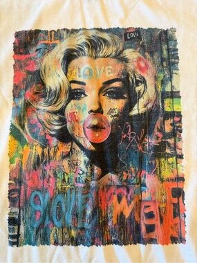 Gildan Pop-Art Marilyn Bubblegum Print Tee - Pink, Blue, Yellow, Orange